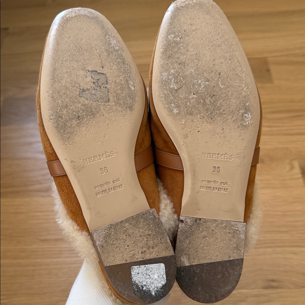 Hermès Cream Suede Shearling Slippers - Picture 12 of 13